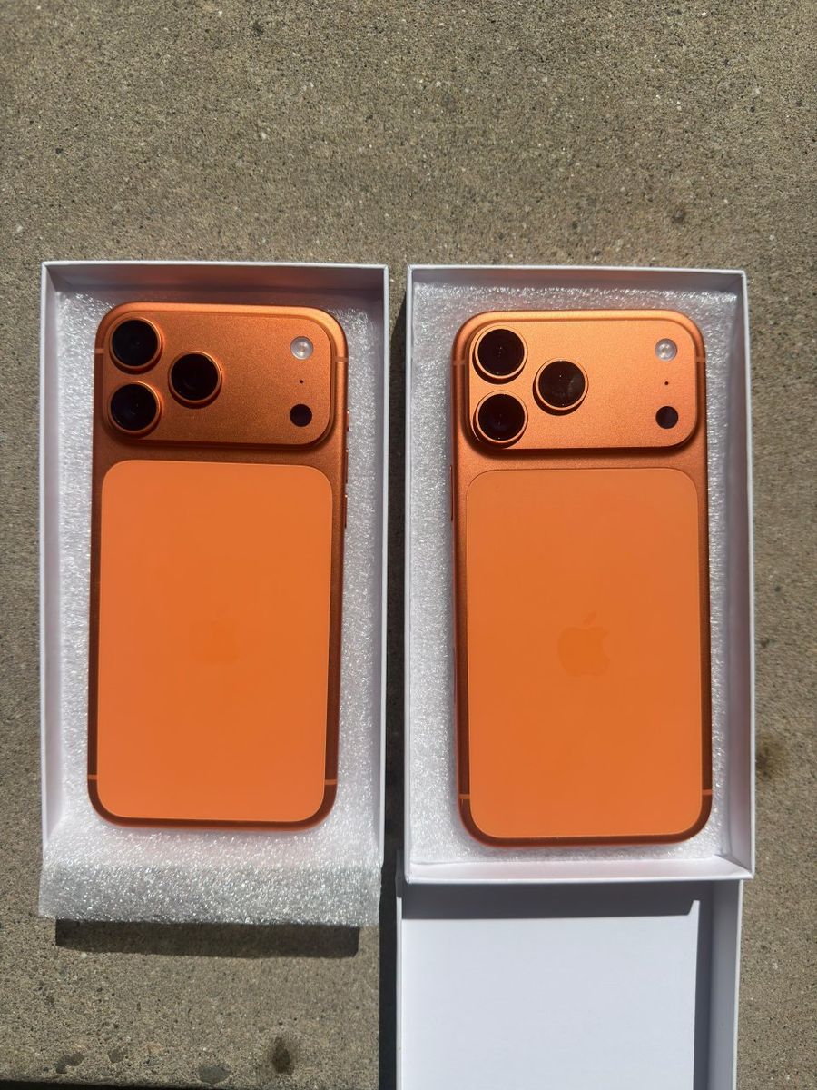 Orange iPhone 17 pro max 512 gb