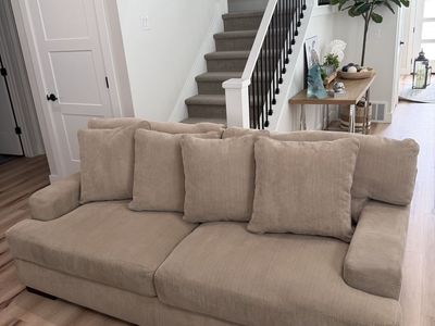 Well made couch with reversible pillows