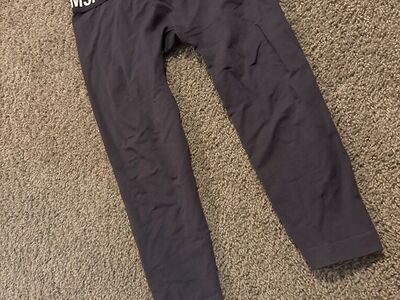 Gymshark Size 2 Xs Black 3/4 Length Leggings