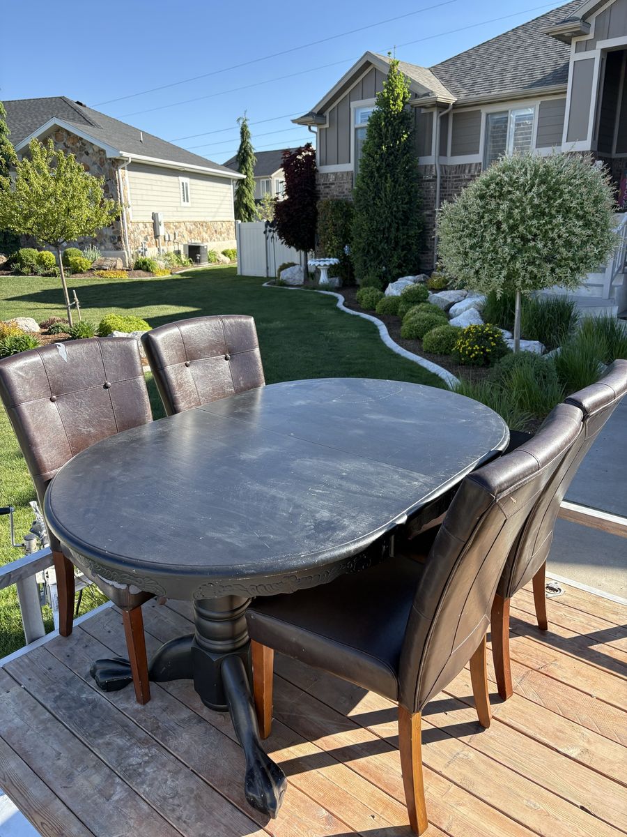 Table with 4 chairs Set, priced to sell fast!
