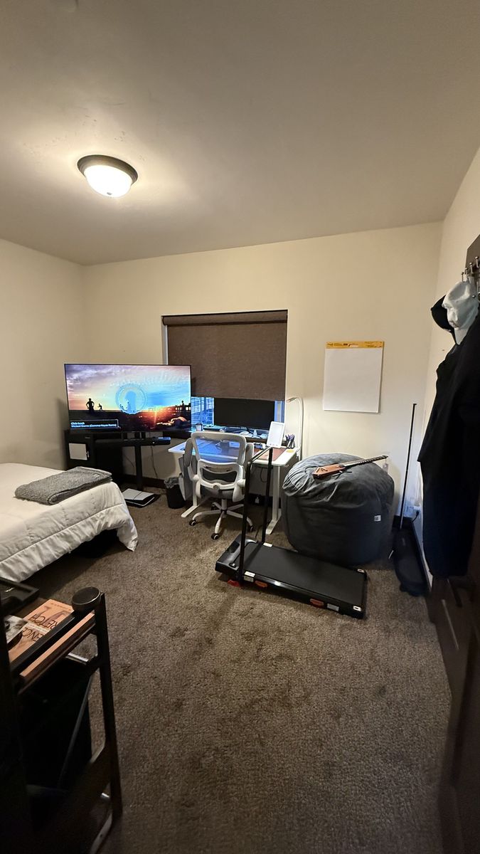 Private Room for Rent in Park City!