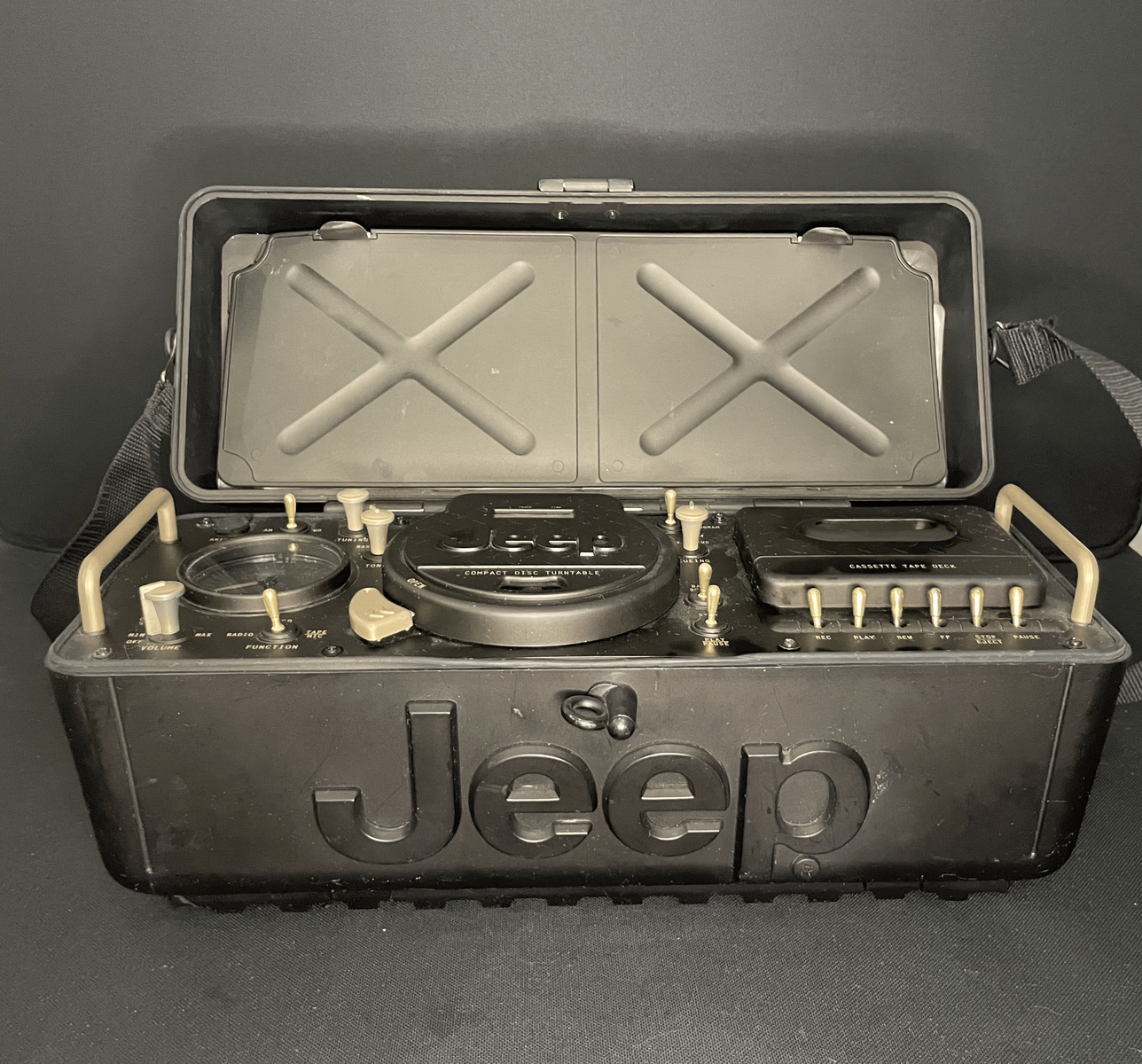 Jeep Electronics Trail Sound System – CD, Cassette & AM/FM Radio Portable Boombox