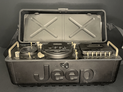 Jeep Electronics Trail Sound System – CD, Cassette & AM/FM Radio Portable Boombox