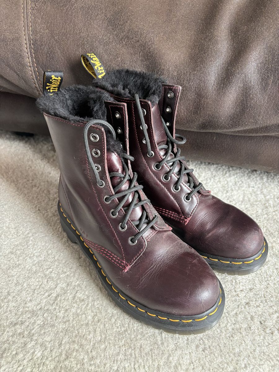 Dr. Martens Size 8 Fur lined Burgundy boots