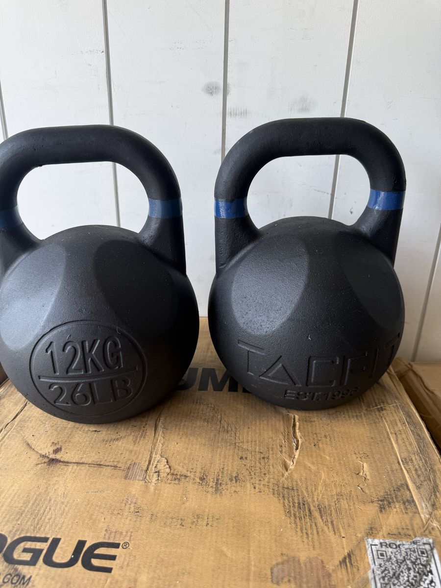 New Pair of 26 Pound Competition Kettlebells 12kg