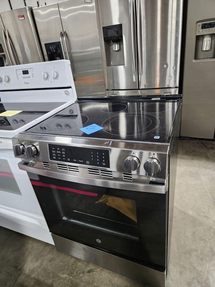 BRAND NEW! GE STAINLESS STEEL GLASS TOP SLIDE IN RANGE
