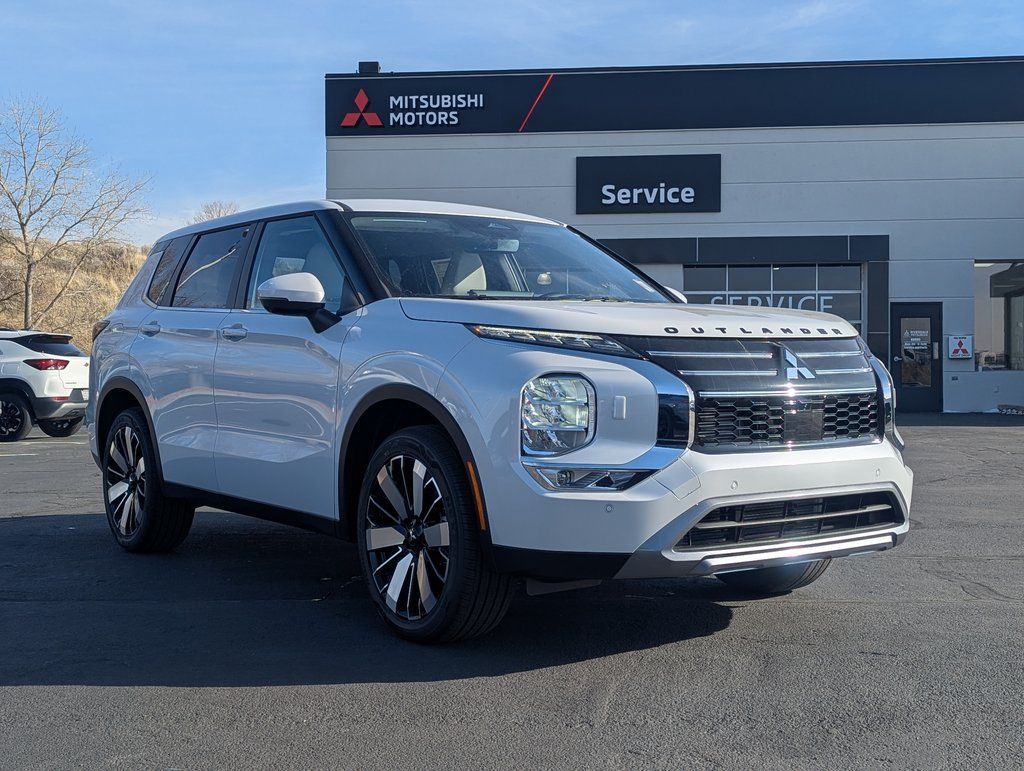 2026 Mitsubishi Outlander SE