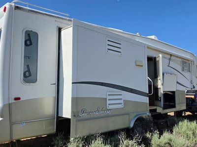 Prairie Schooner 5th Wheel Travel Trailer - Spacious & Ready for Adventure. This is located in Fruitland. Schedule appointment.