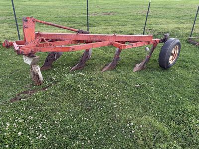 Vintage Tractor Plow Farm Implement 4-Bottom Moldboard Plow