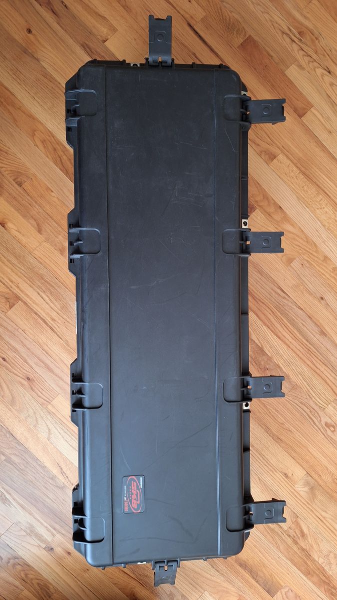 SKB iSERIES HARDSHELL CASE WATERPROOF 43" X 13" WHEELS