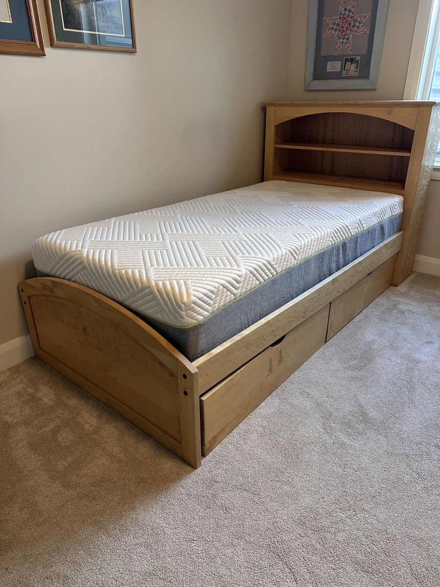 Bed With Book Shelf/storage And Mattress