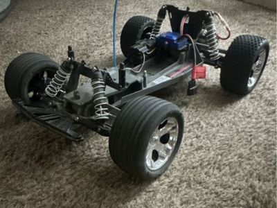 Traxxas Rustler 1/10 Stadium Truck RTR
