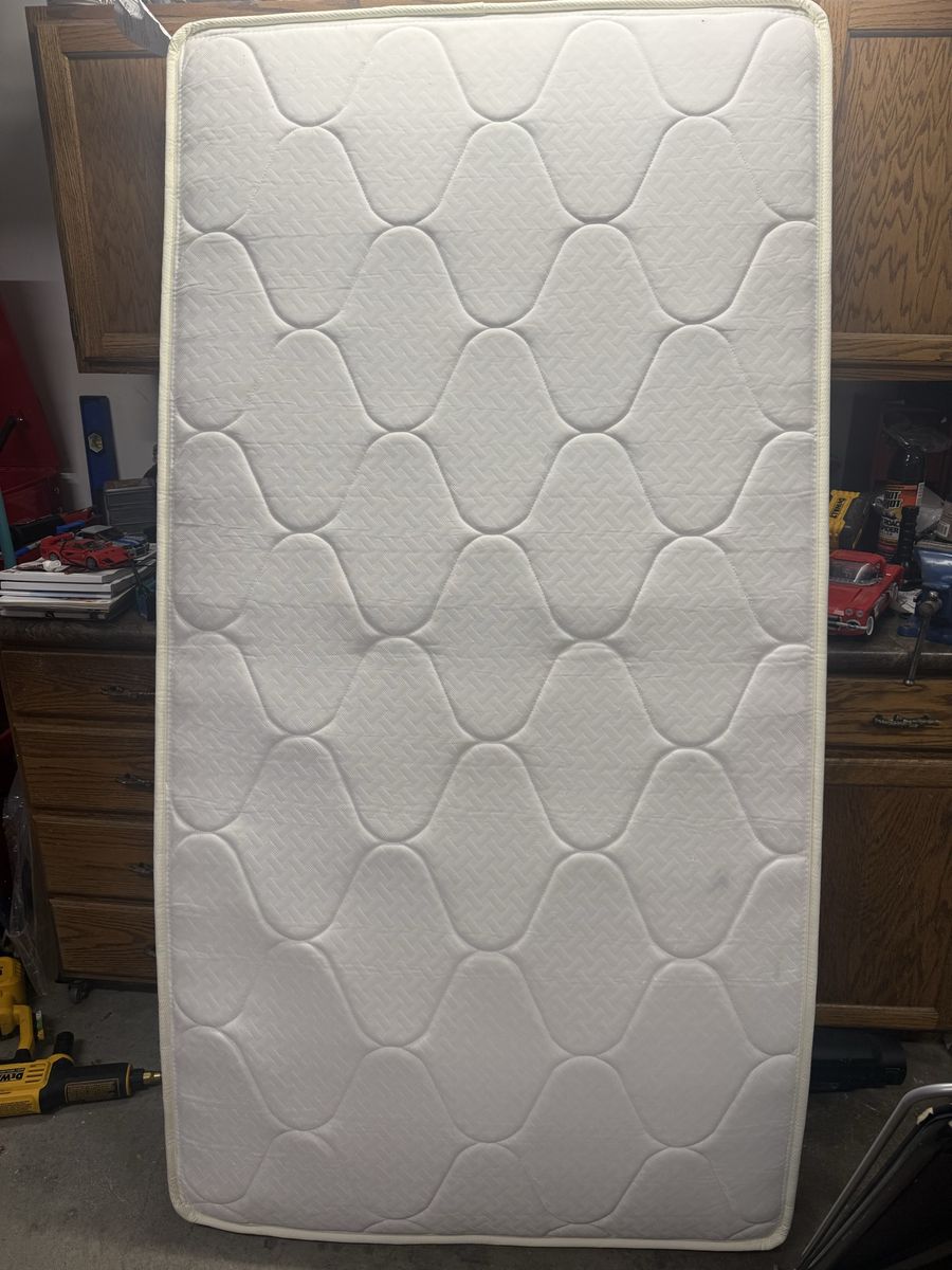 Zinus 6” twin mattress