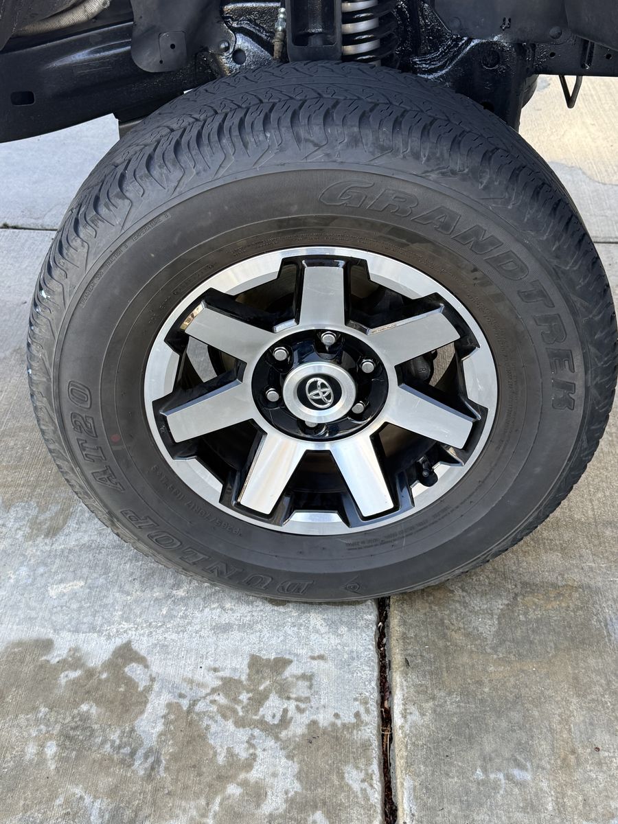 Toyota Off-Road Wheels 17" 265/70R17 Tires