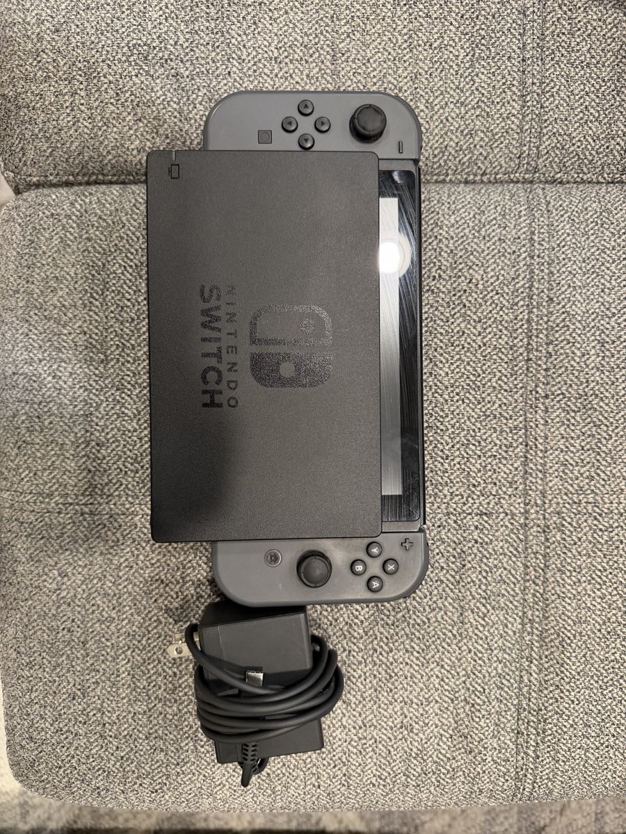 Nintendo Switch Console Gray Joy-Cons with Dock & Charger