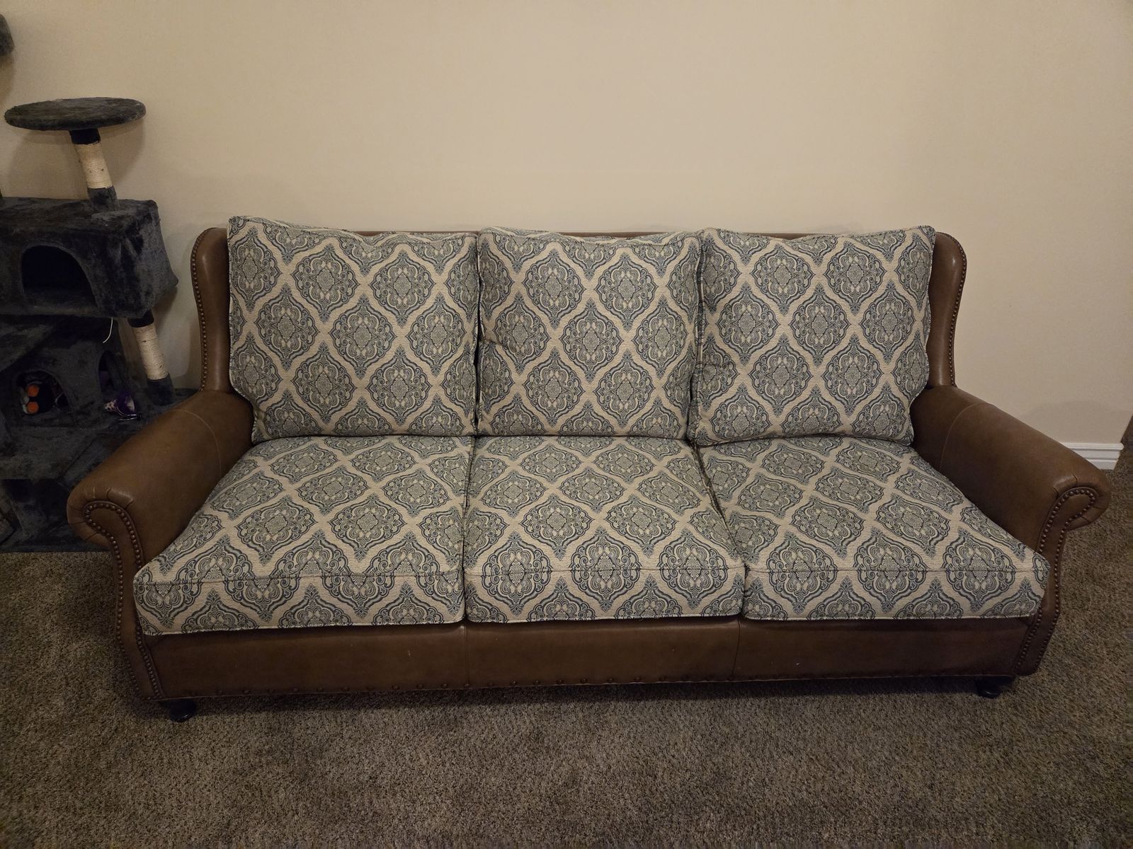 Traditional Brown Leather Sofa.