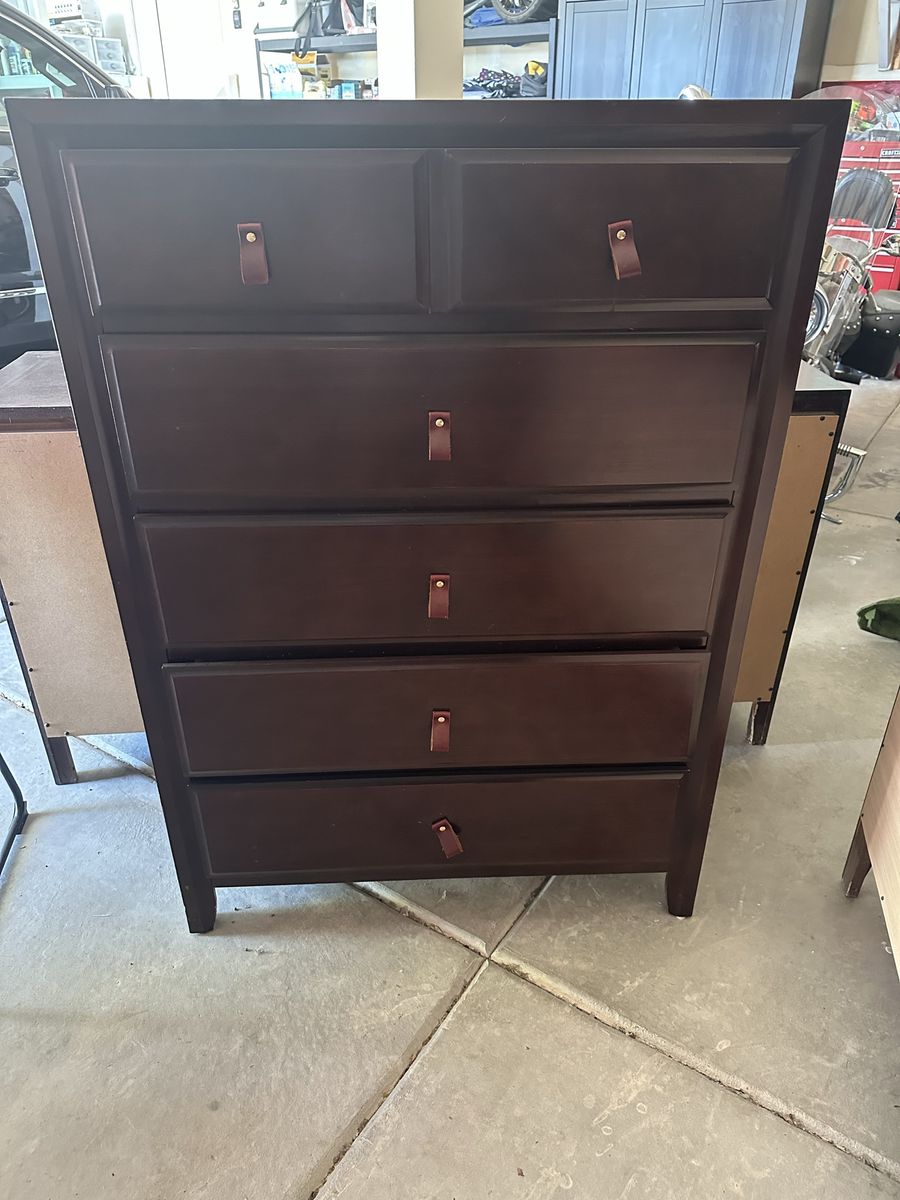 2 Matching Dark Wood Dressers Set. A tall 6-Drawer Dresser and a low 7-Drawer Dresser.