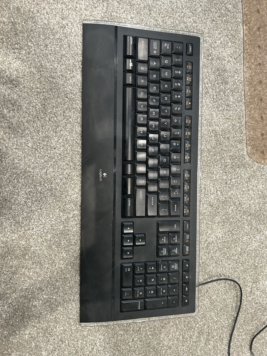 Logitech Wired USB Keyboard with Integrated Wrist Rest - Black