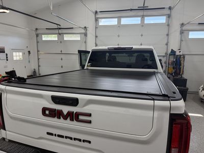 Gator Retractable Tonneau Cover for 2022 GMC Sierra 6'9" Bed