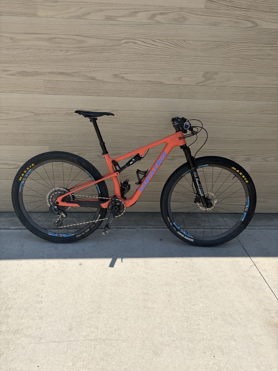 Santa Cruz Blur Medium with Enve Wheels 