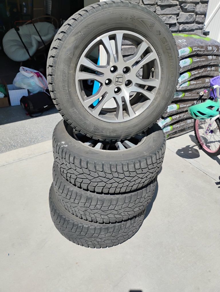 235/65/17 Sumitomo on Honda Odyssey rims