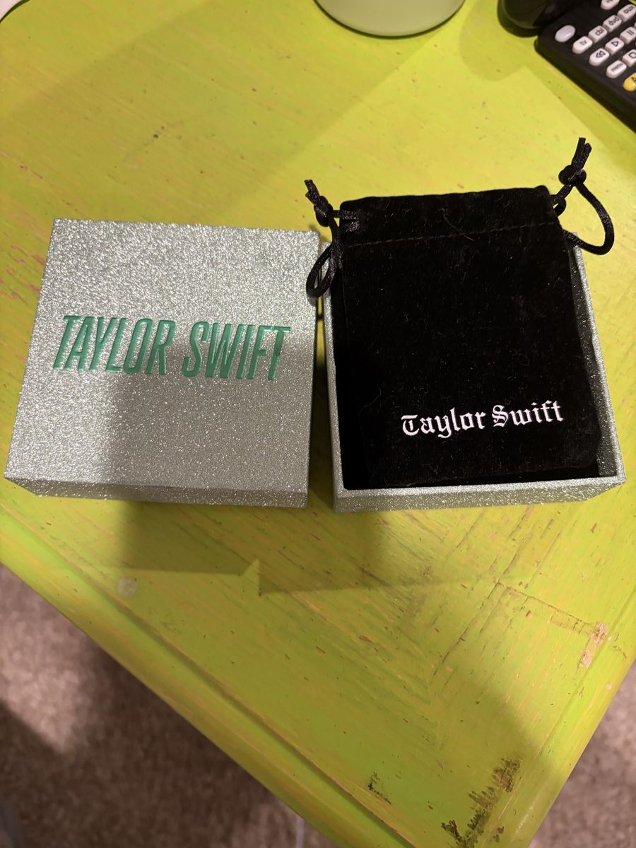 Taylor Swift Reputation Era Snake Ring - Multi-Color Rhinestones, Glitter Box & Velvet Pouch