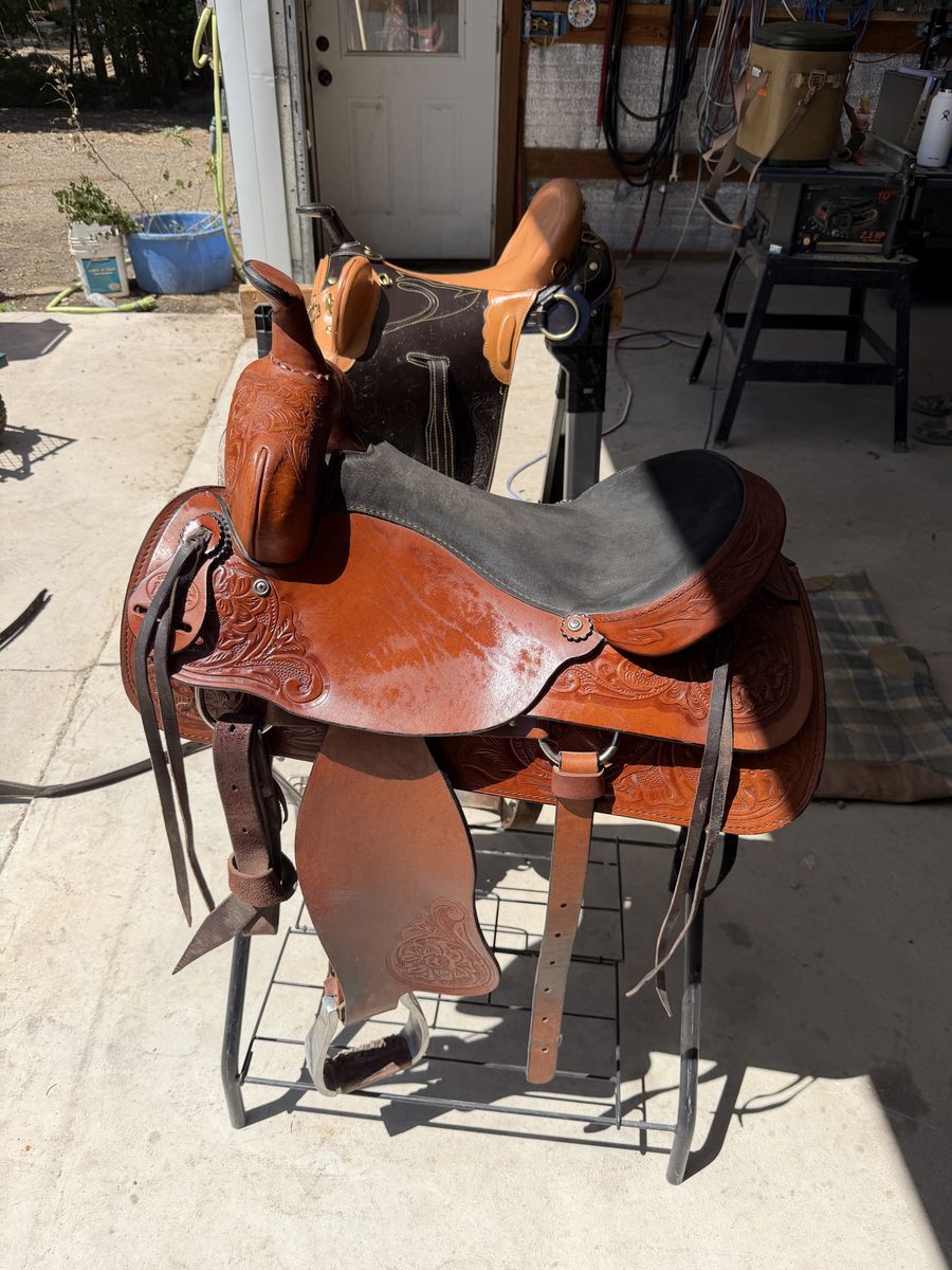 Vickers Saddle and Draft Australian Saddle