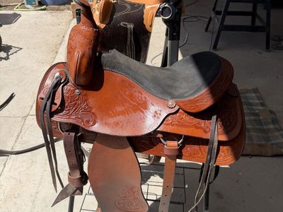 Vickers Saddle and Draft Australian Saddle