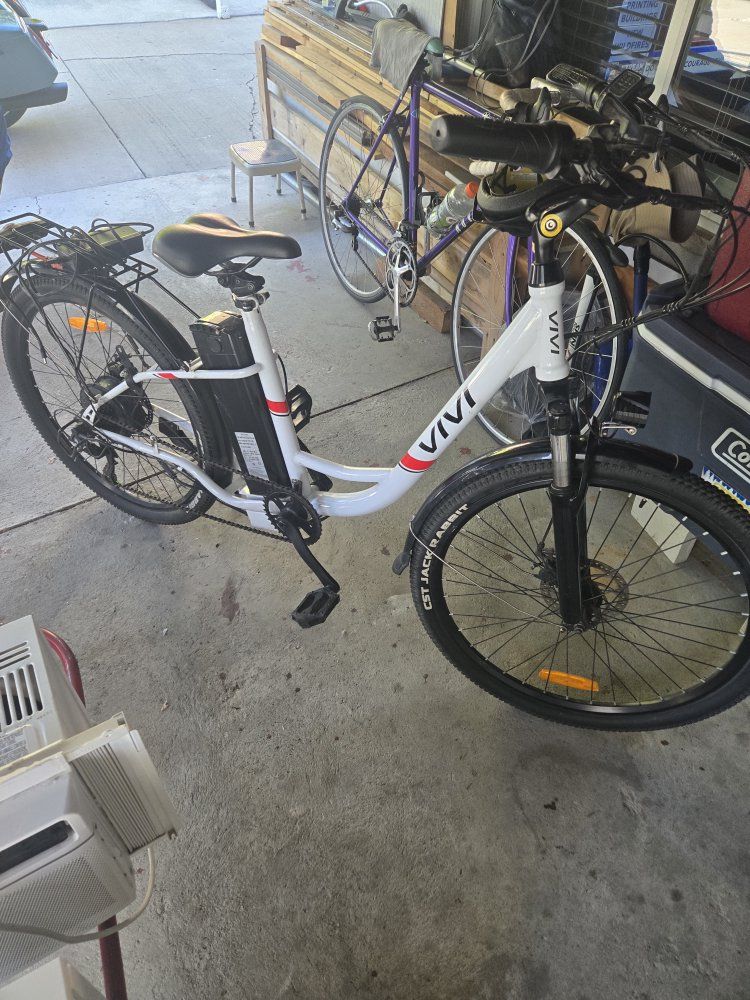 VIVI Step-Thru Electric Bike - White - Includes Battery & Charger