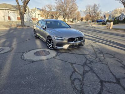2020 Volvo S60 T5 Momentum