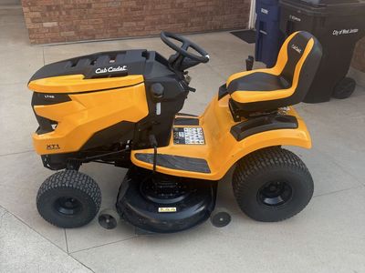 Cub Cadet XT1 LT46 Riding Lawn Mower