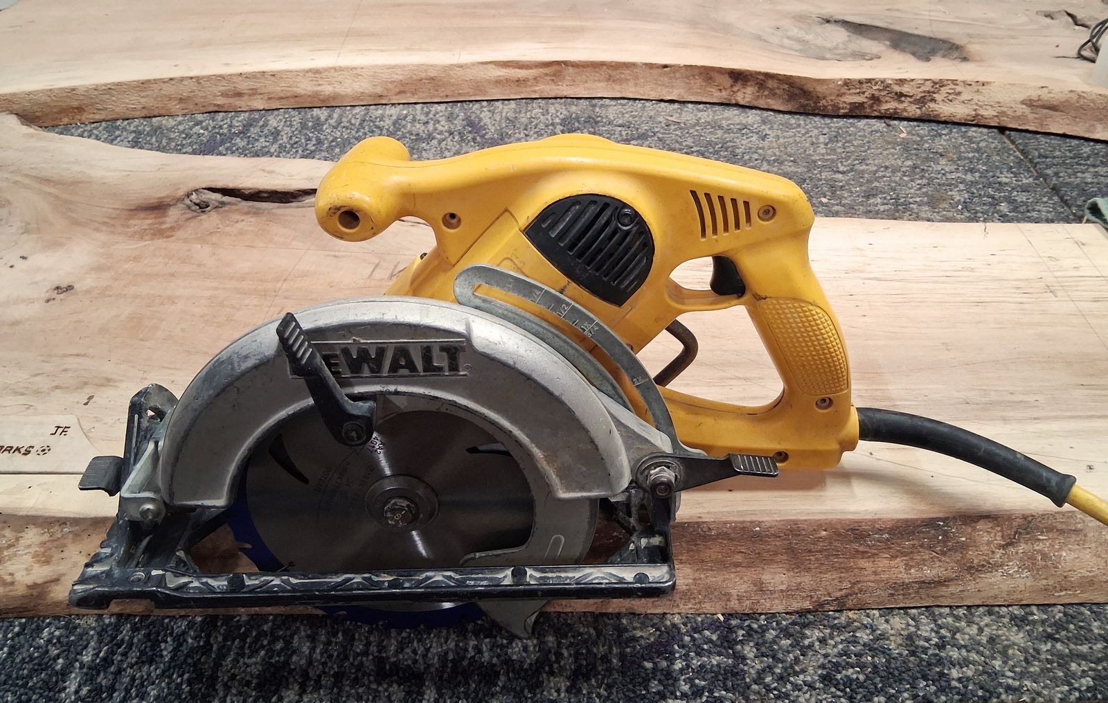 Dewalt Worm Drive Saw