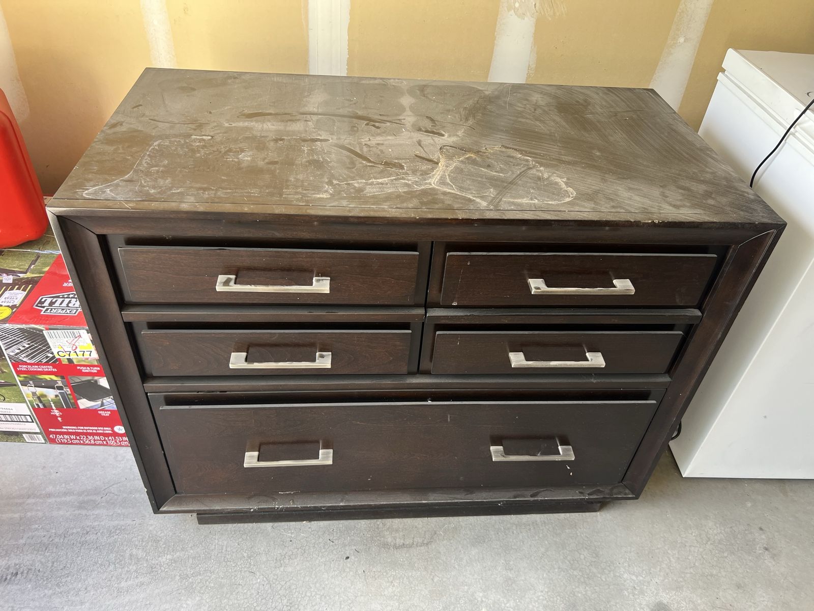Extremely well built dresser