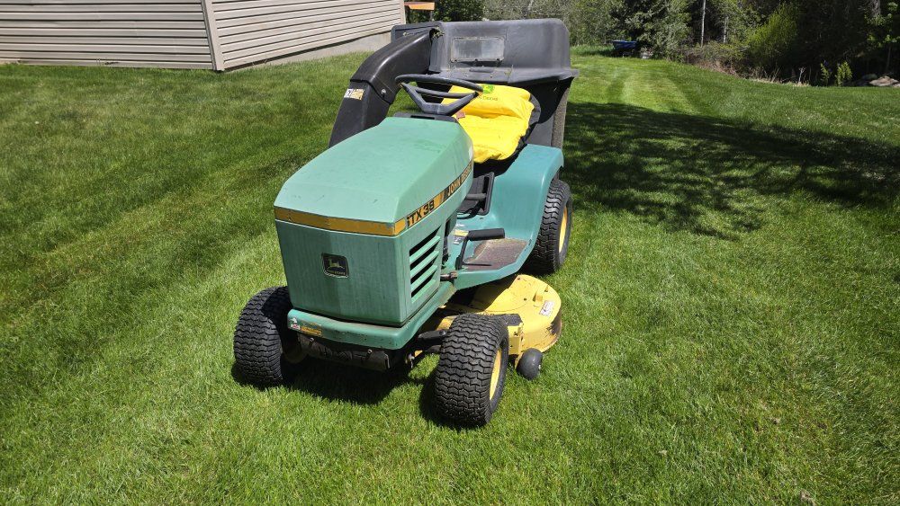 John Deere STX38 Riding Lawn Mower w/ Bagger - Kohler 12.5 HP Engine