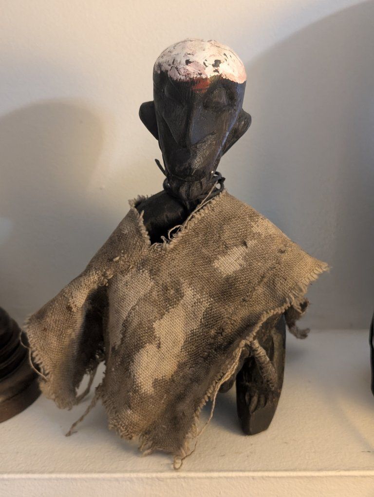 This figure is a traditional Bamana (or Bozo) marionette puppet from Mali,