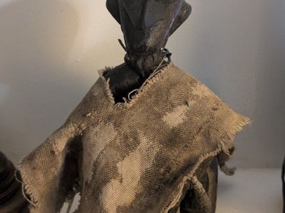 This figure is a traditional Bamana (or Bozo) marionette puppet from Mali,