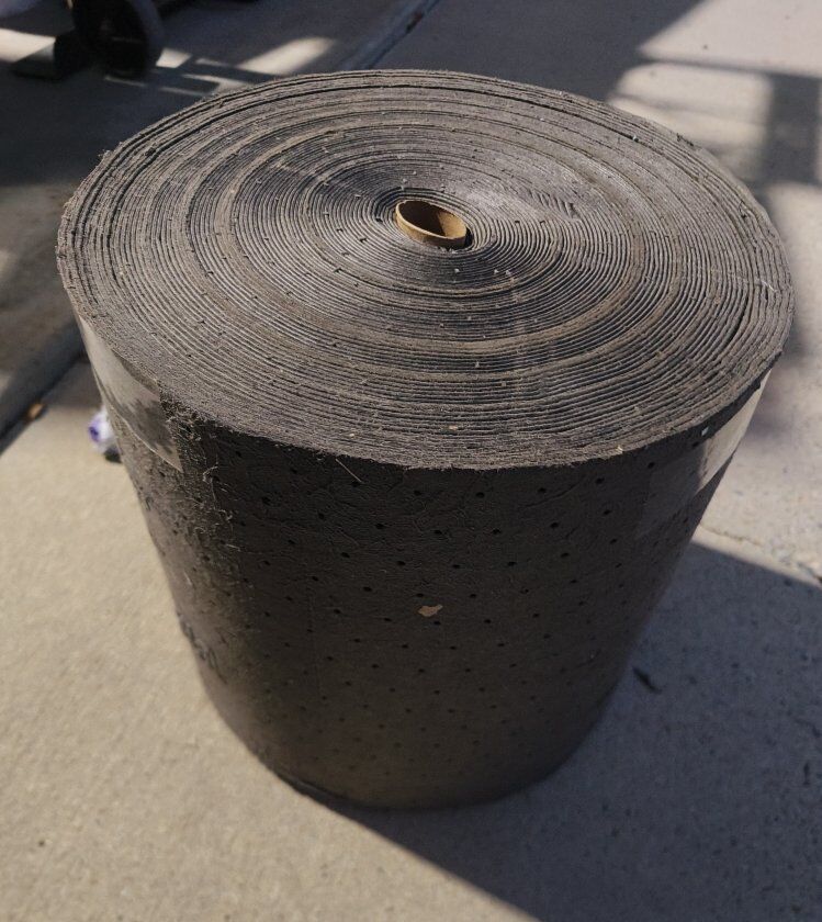 20 gallon Pig Pad Roll Oil Absorbent