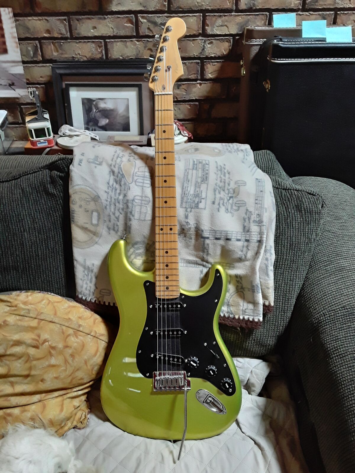 Fender American Ultra II Stratocaster with Maple Fretboard 2024 - Present - Solar Flare