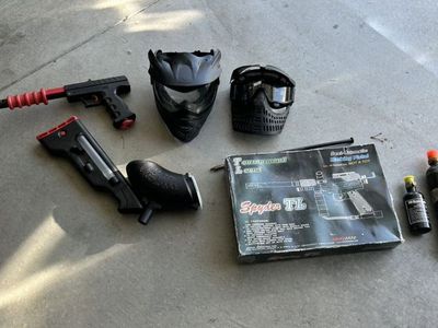 Spyder Paintball Gun and accessories