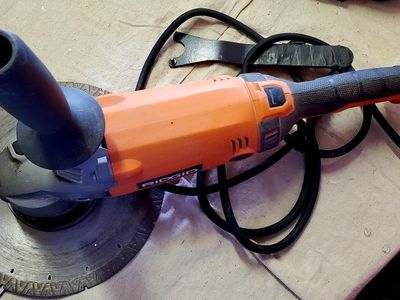 RIDGID R10202 15-Amp 7" Heavy-Duty Angle Grinder w/ Diamond Turbo Blade