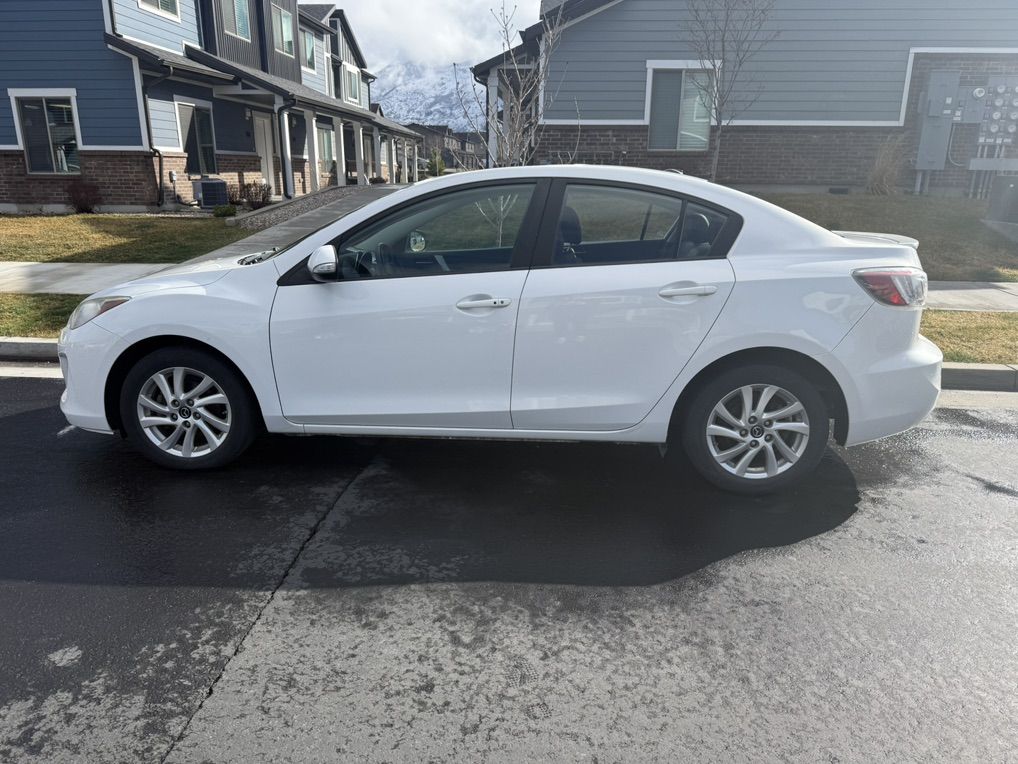 2013 MAZDA MAZDA3 i Grand Touring