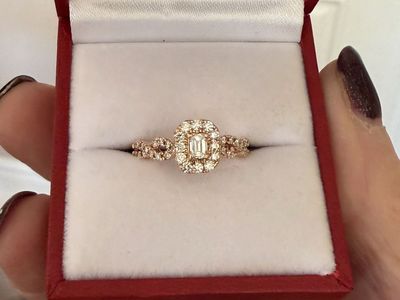 EXQUISITE 14k ROSE GOLD DIAMOND ENGAGEMENT RING!