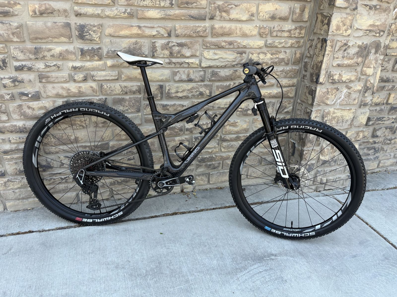 Unno Horn Medium, flight attendant, XO sram