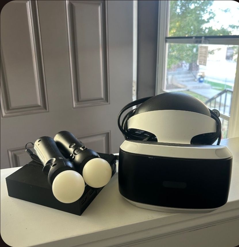 Sony PlayStation PSVR1 VR Headset Bundle with 2 Move Controllers - Excellent Condition