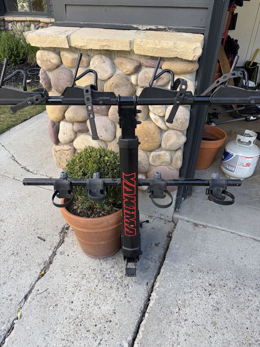 Yakima hang tight 4 hitch rack 