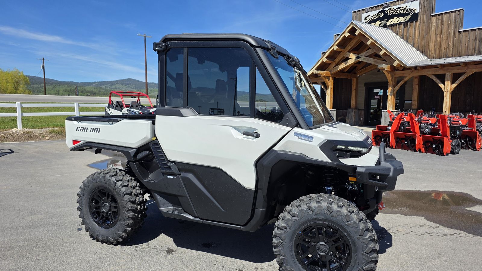 2026 Can-am Defender LTD HD11