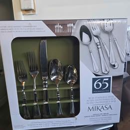 Mikasa 65 piece French Countryside Silverware set for 12 New