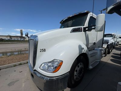 2018 Kenworth T680 Day Cab – $39,000