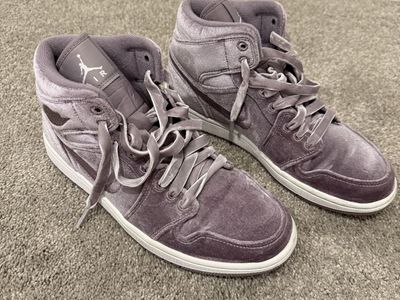 Jordan 1 Retro Purple Velvet Size 9