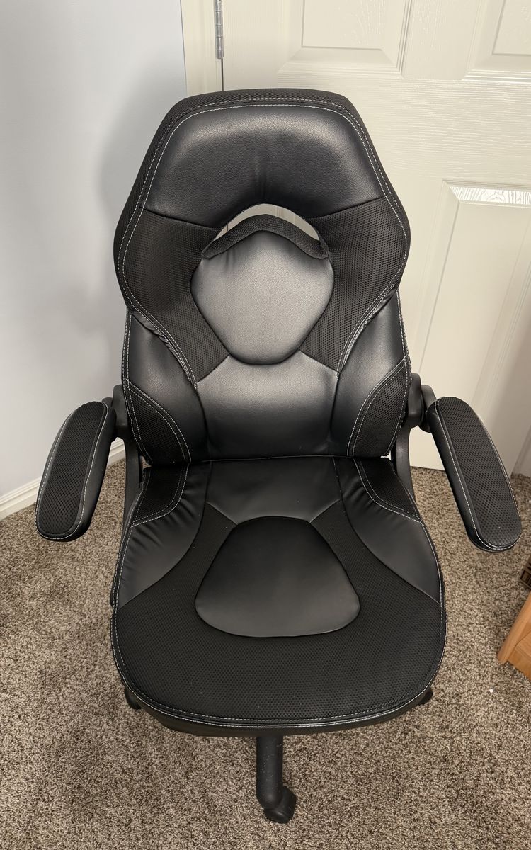 Gaming/Office Chair - Excellent Condition